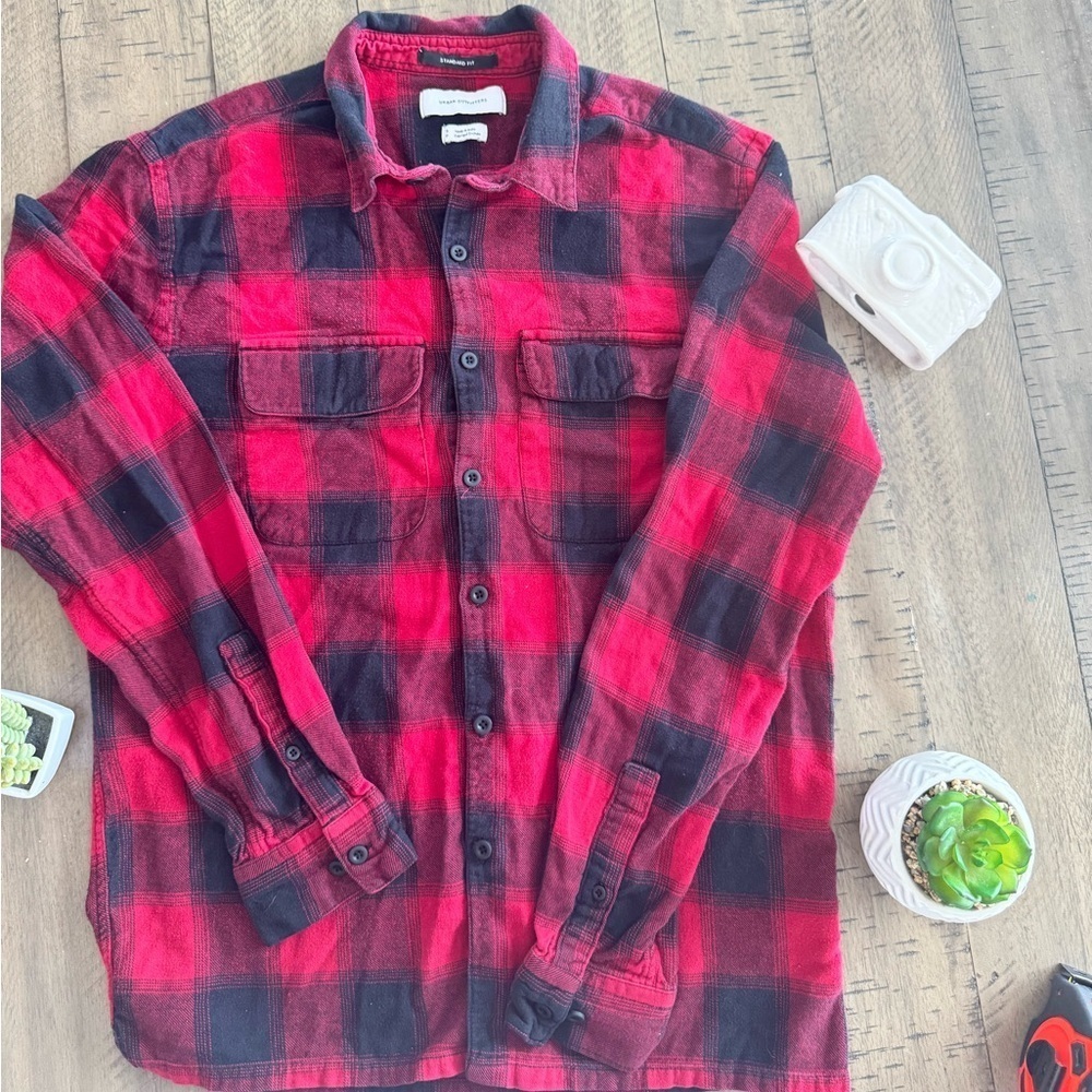 Men’s Urban Outfitters Red and Black Flannel button up size S - Picture 1 of 6